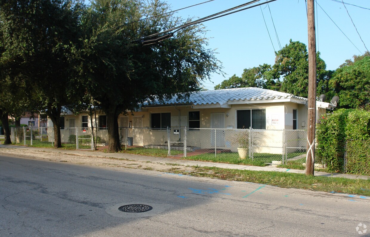 Primary Photo - 7601 NE 3rd Ct