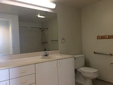Foto del edificio - "Charming 1-Bed Oasis with Modern Comforts in the Heart of Oakland!"
