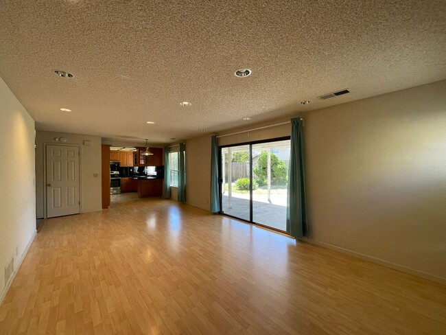 Building Photo - 32728 Dinuba Court, Union City, CA 94587