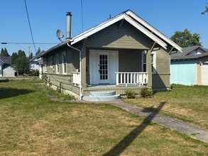 Building Photo - 622 Warner St