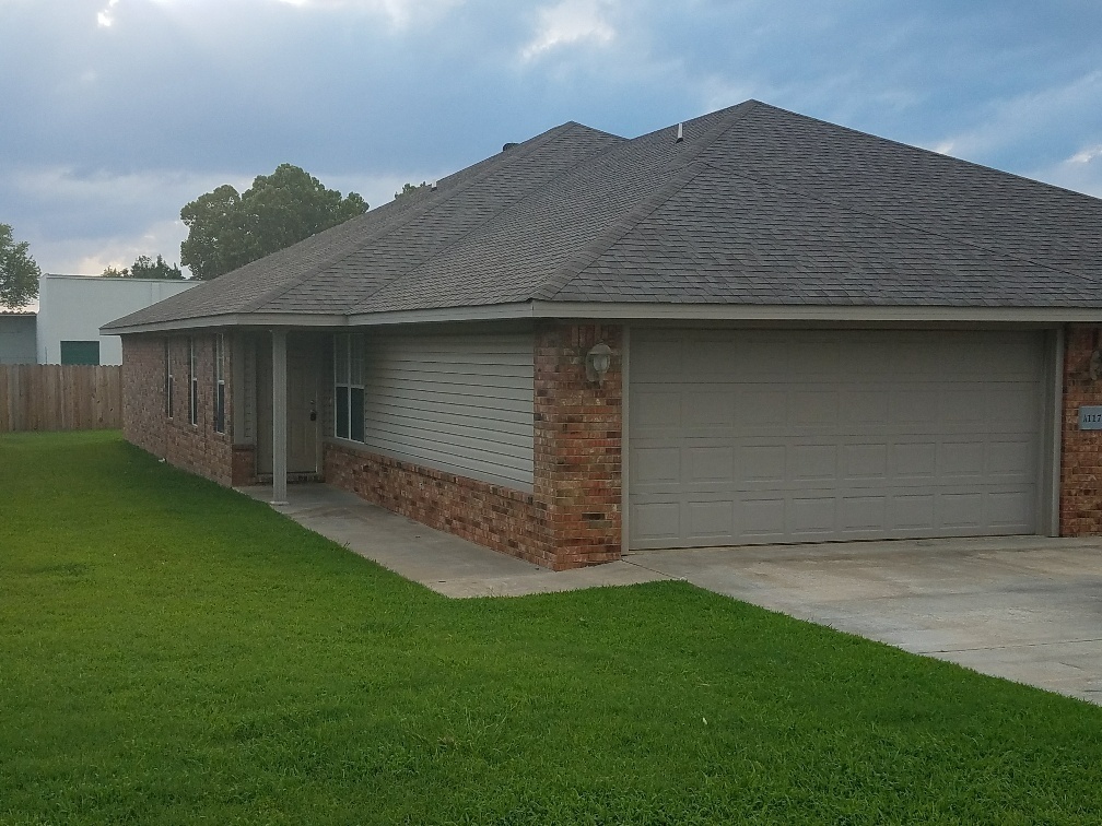 Foto principal - 117 Walnut Grove Rd