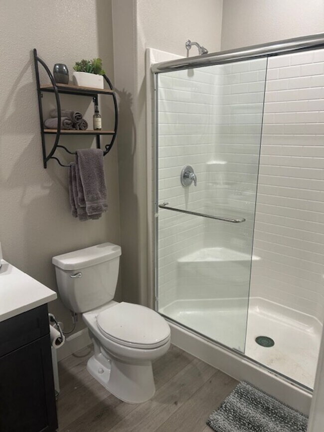 Building Photo - Table Rock