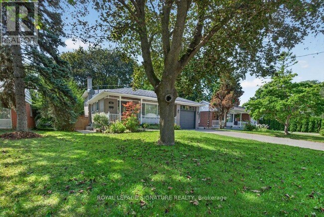 Building Photo - 242 Altamira Rd