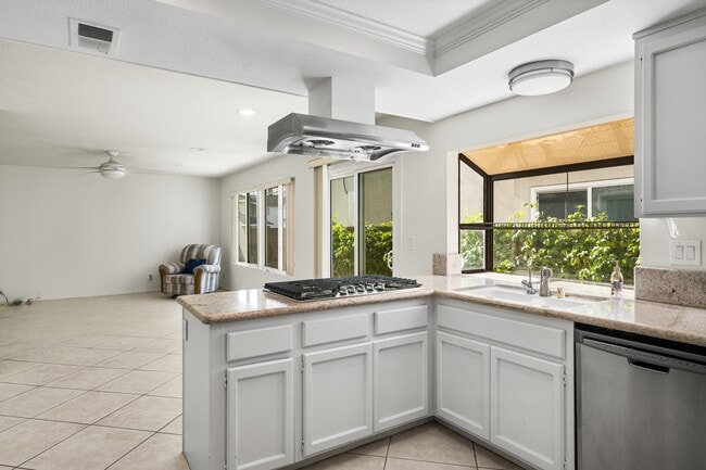 Building Photo - 24681 Creekview Dr