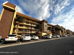 Building Photo - 8500 Ridgewood Ave