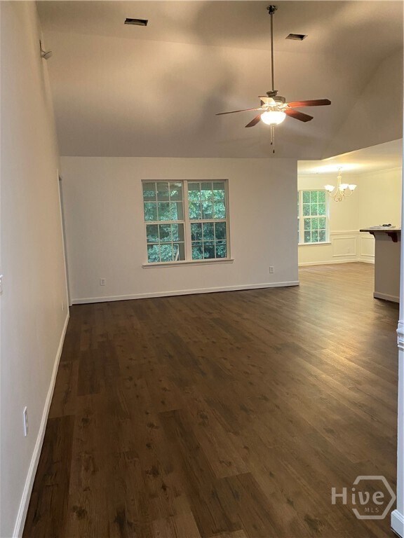 Foto del edificio - 1540 Bradley Blvd