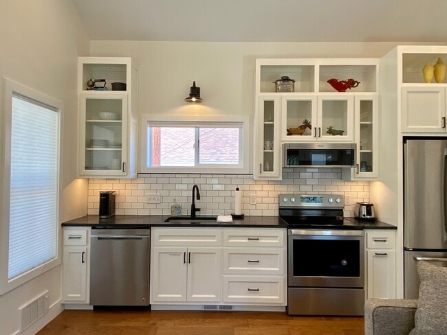 Fully stocked kitchen - 1401 Bleistein Ave