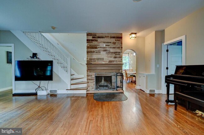Foto del edificio - 353 Cherry Hill Rd
