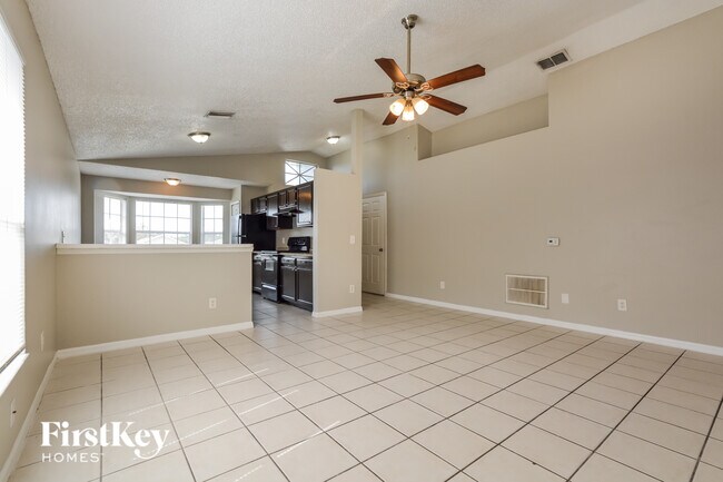 Foto del edificio - 7543 Groveoak Dr