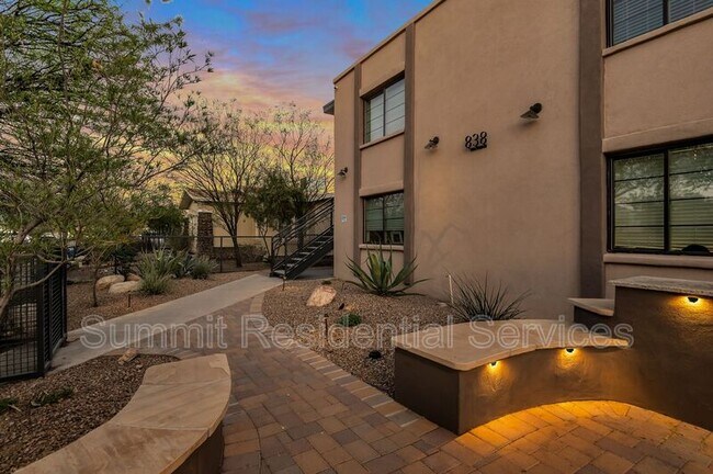 Foto del edificio - 814 E 9th St