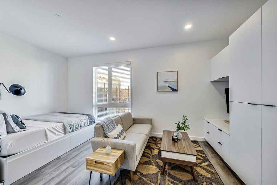 Primary Photo - Artthaus Six: New Luxury Apartment! 3 mont...