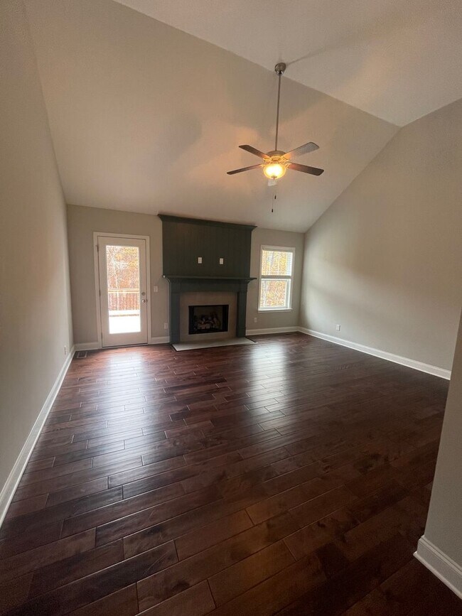 Foto del edificio - 4 Bedroom + Finished Basement for Rent in Ooltewah