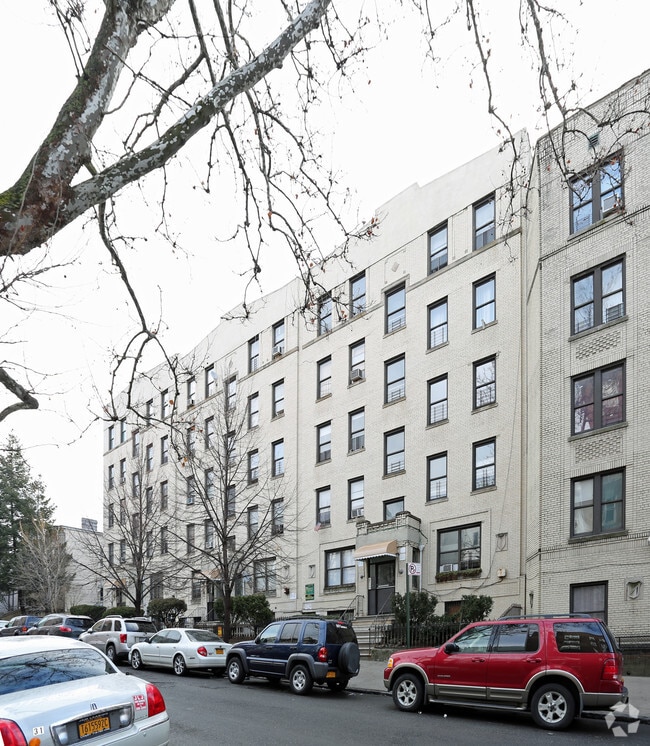 Building Photo - 3220-3228 Decatur