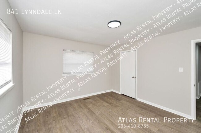 Foto del edificio - 841 Lynn Dale Ln