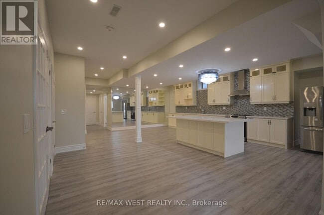 Building Photo - 165 Woodgate Pines Dr