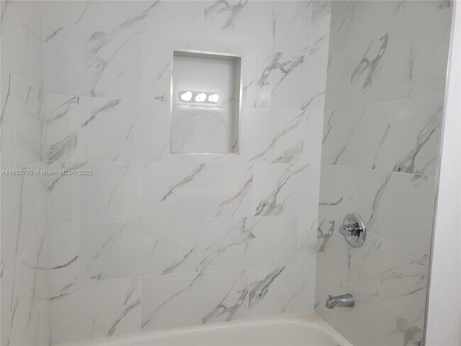 Foto del edificio - 7415 SW 153rd Ct