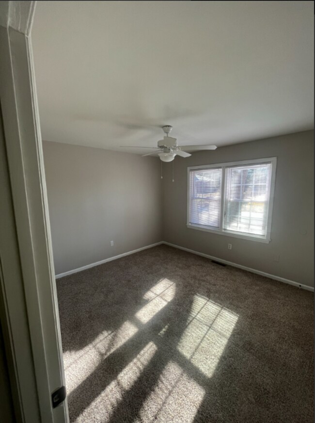 Foto del edificio - Must See! Beautiful Two Bedroom