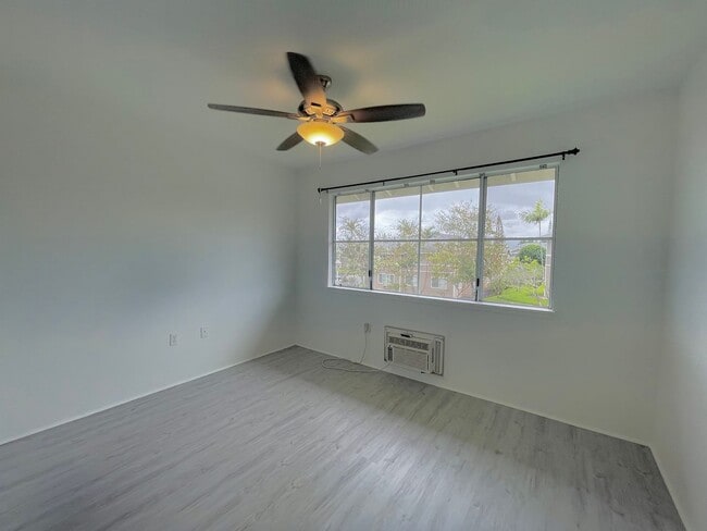Building Photo - 95-1025 Kaapeha St #208