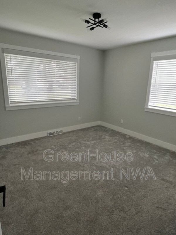 Foto del edificio - 808 NW 11th St