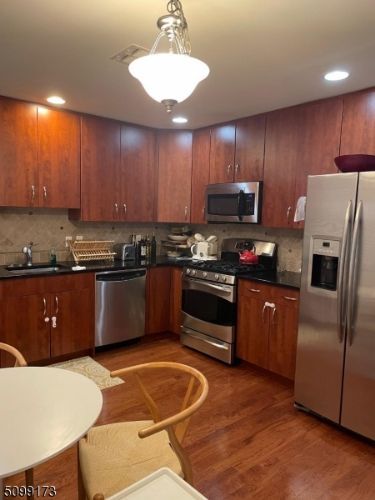 Foto del edificio - 48 S Park St