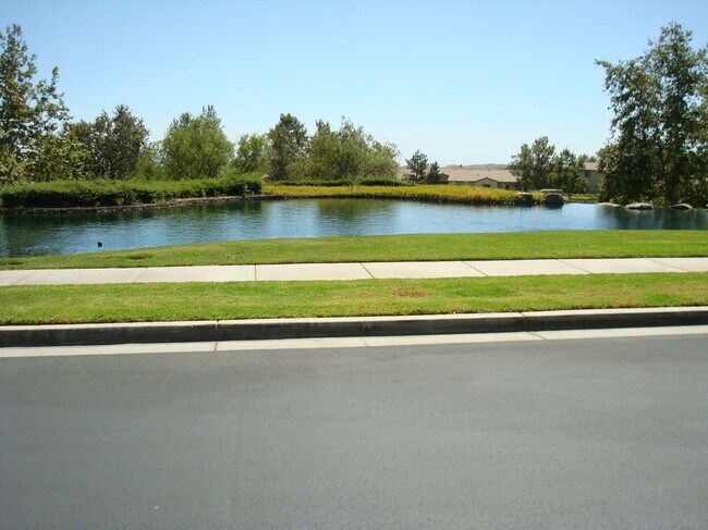 Foto del edificio - 38539 Divot Dr