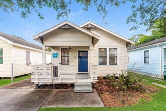 Building Photo - 4715 Avenue P 1/2