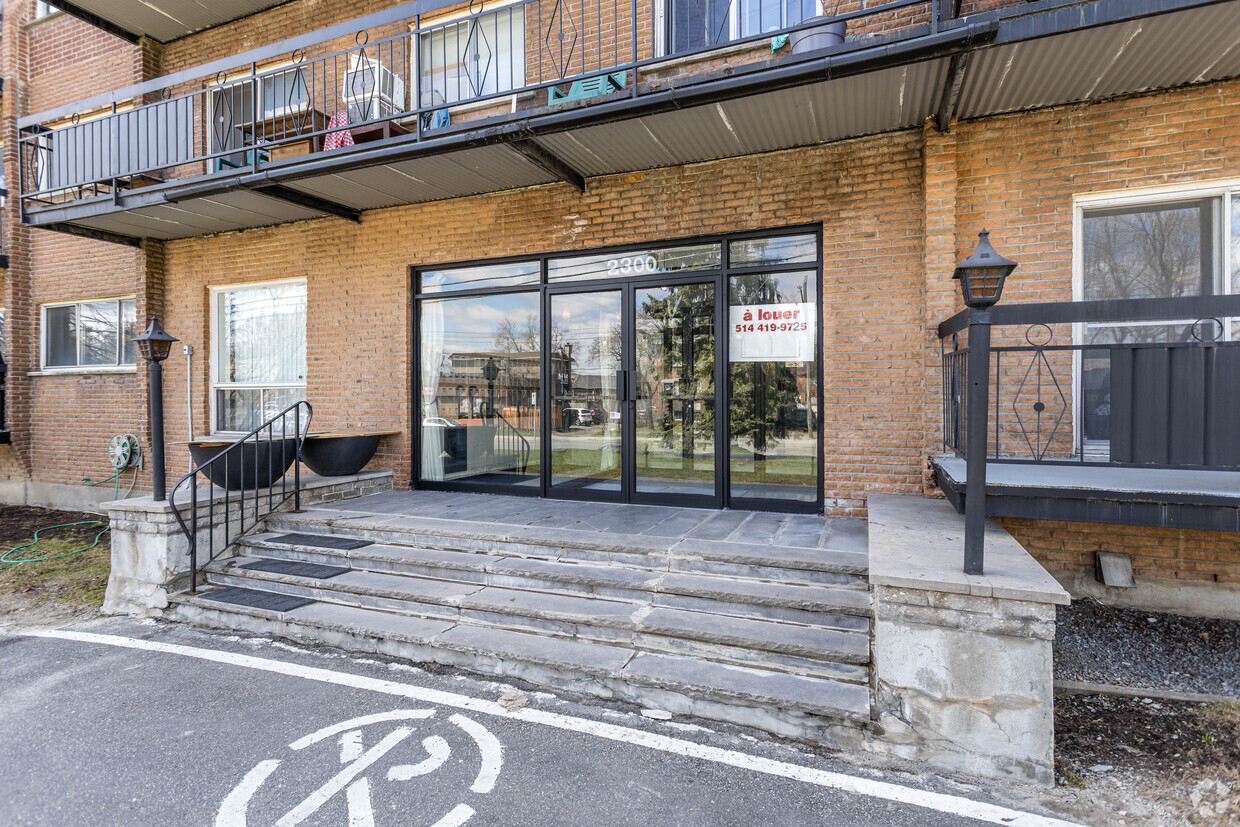 Building Photo - 2300 St Grenet