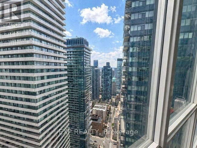 Building Photo - 45 Charles St E