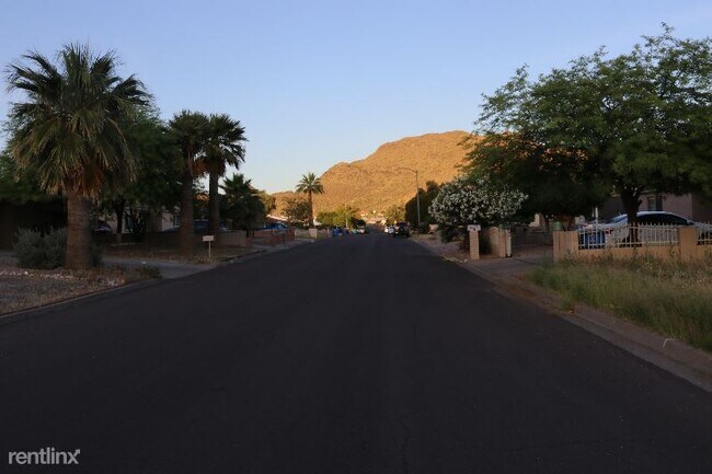 Foto del edificio - 2 br, 1 bath House - 1223 E Becker Ln