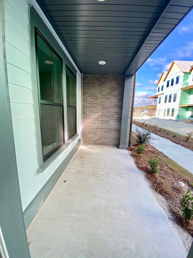 Foto del edificio - Brand New Townhome in Mount Pleasant