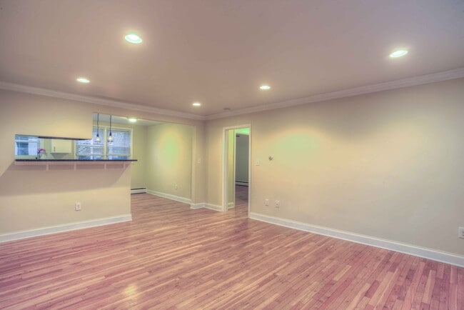 Interior Photo - Paoli Court