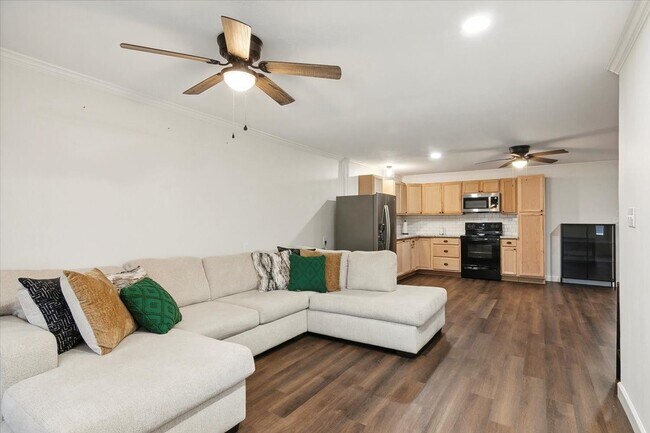 Foto del edificio - 1300 Kansas Ave S