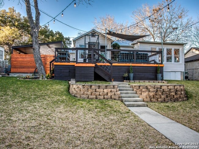 Building Photo - 3-BEDROOM HOME IN ALAMO HEIGHTS