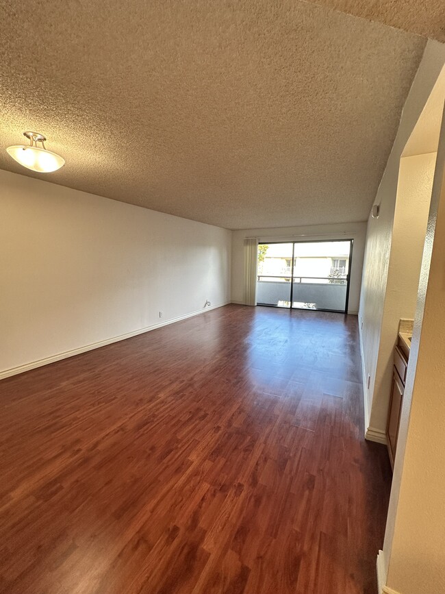 living room 2 - 121 S Swall Dr