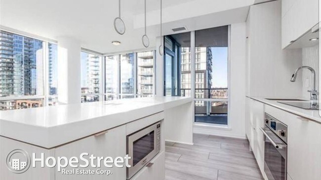 Building Photo - 2 bedroom in Calgary AB