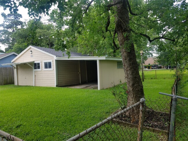 Building Photo - 12933 Barcus Ln