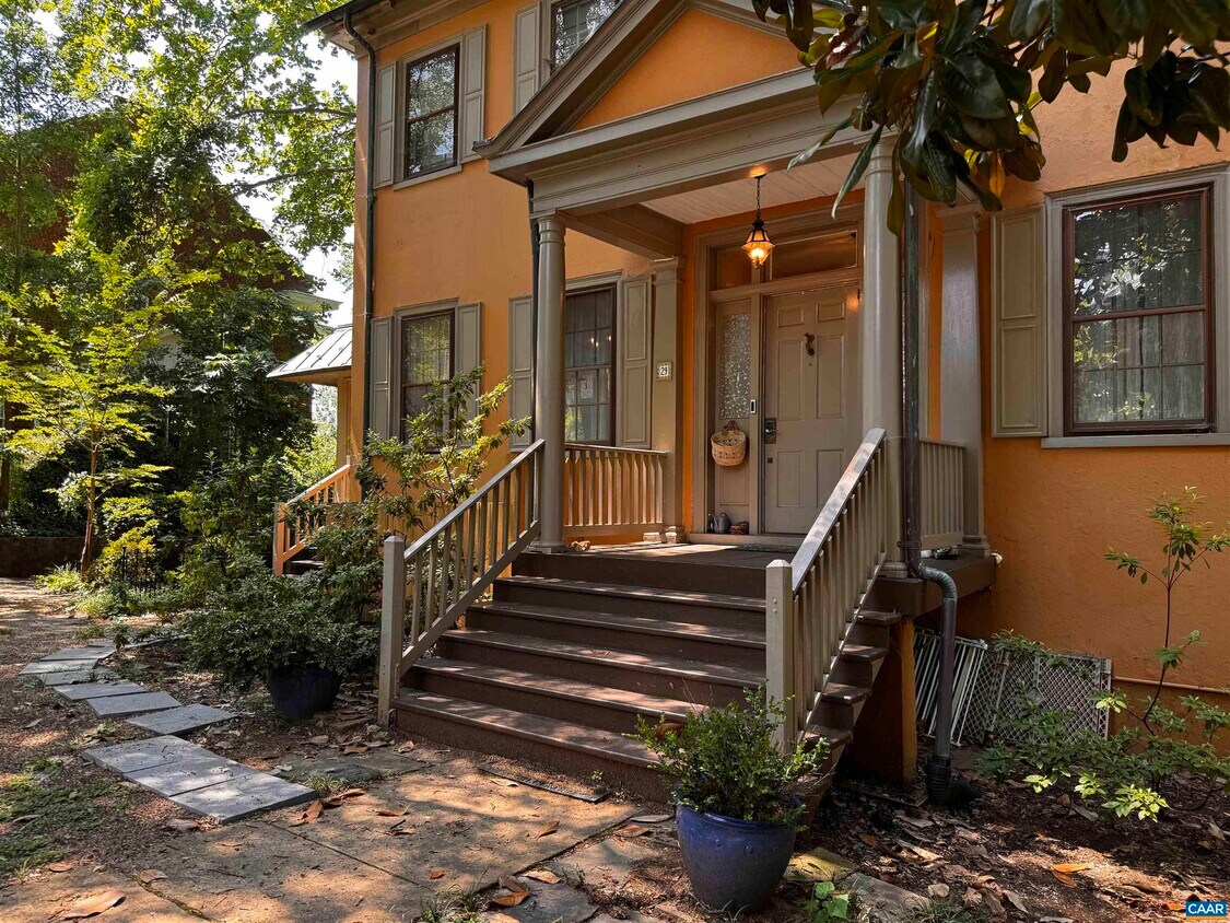 Foto principal - 29 University Cir