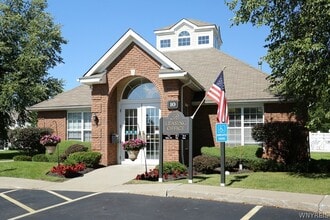 Building Photo - 10 Arielle Ct