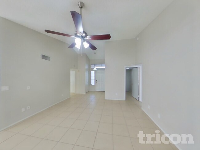 Foto del edificio - 7631 W Cheryl Dr