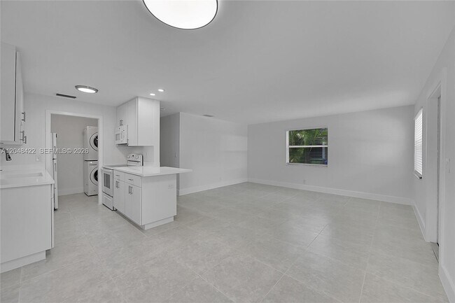 Foto del edificio - 810 SW 12th Ct