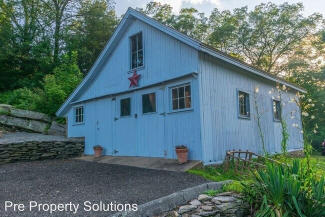 Foto del edificio - 3 br, 2 bath House - 152 Fitchville Road
