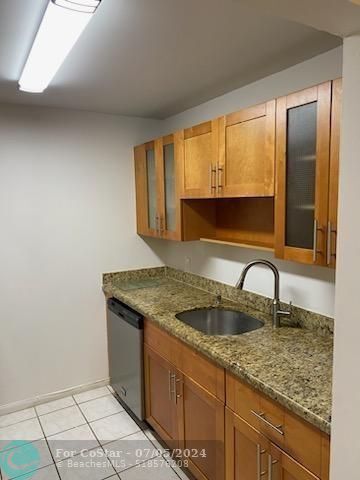 Primary Photo - 200 SW 132nd Way