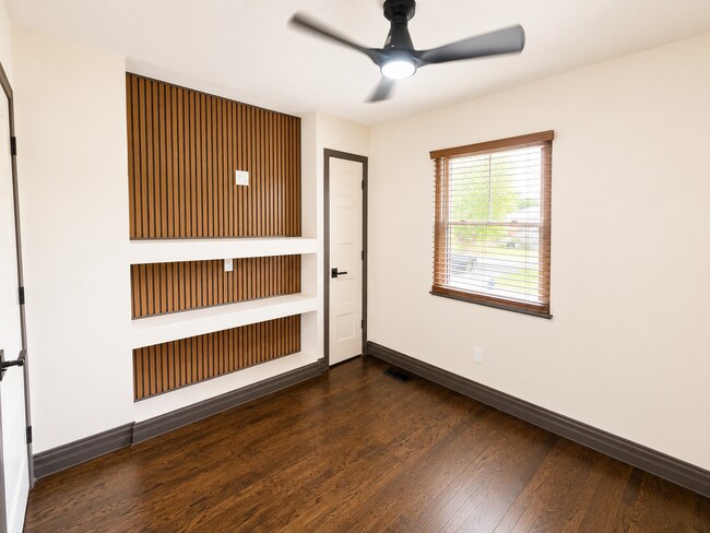 Foto del edificio - 9610 Britannia Ct
