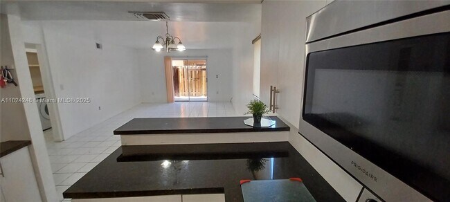 Foto del edificio - 14905 SW 80th St