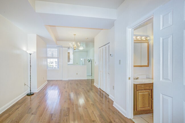 Foto del edificio - 45 Hanover Pl NW