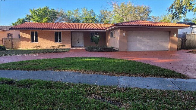 Building Photo - 6895 Loch Ness Dr