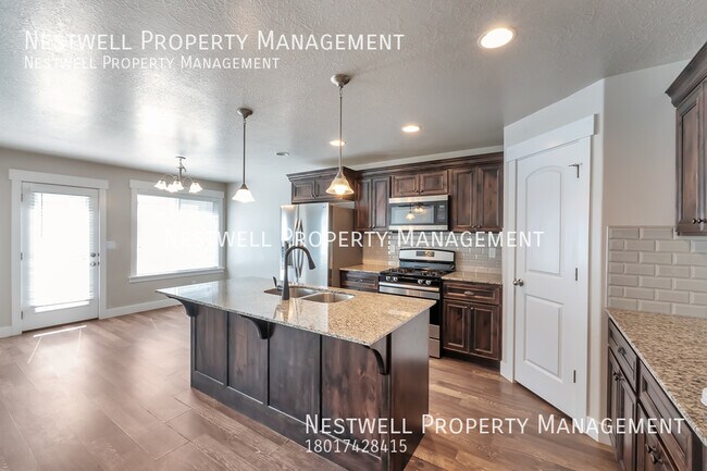 Foto del edificio - Amazing 4-bed Condo in Lehi