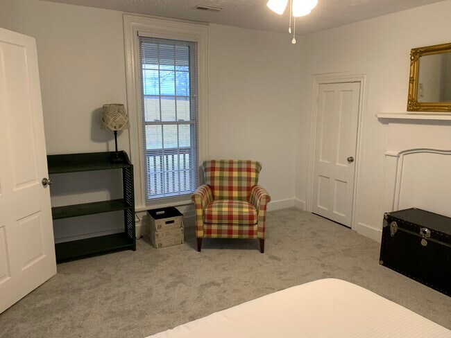 West bedroom - 4250 Louis Draughon Rd