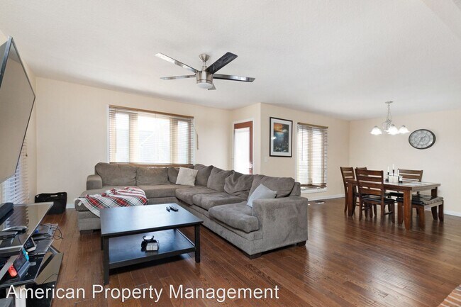 Building Photo - 5 br, 3.5 bath House - 3400 Stonehenge Dr