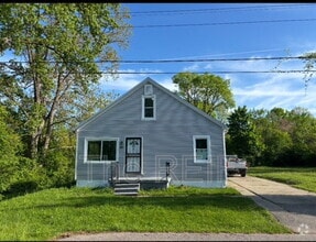 Building Photo - 1404 E Kurtz Ave